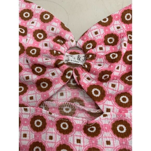 Cut Out Peep Hole Dress - Picture 6 of 9